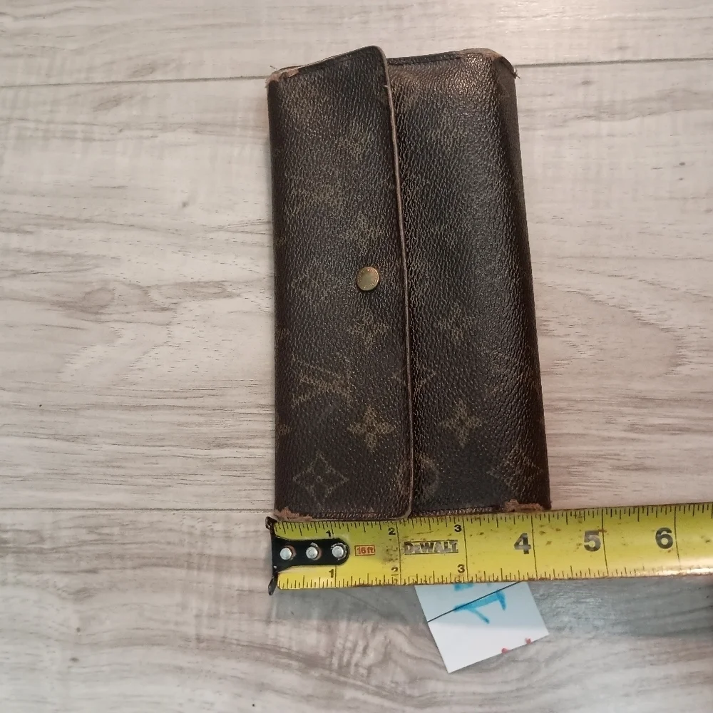 Authentic Louis Vuitton Monogram Canvas Porte Tresor International Wallet